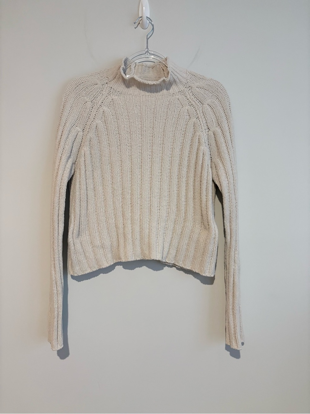 American Eagle Outfitters ribbed mockneck sweater Cream small